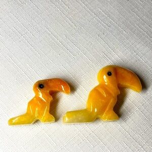 Vintage. Carved Onyx TOUCANS TROPICAL. Display. Birds.